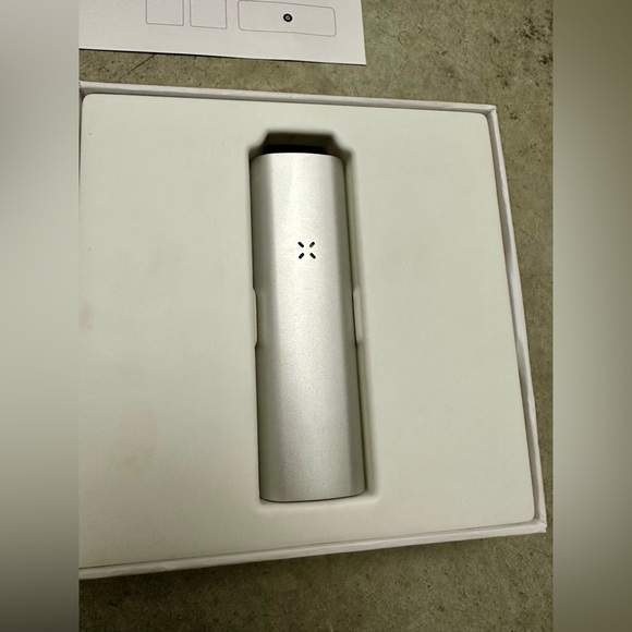 Pax 3 Dual-Use Complete Kit. Like New in Box! Silver 🩶 - Picture 7 of 11